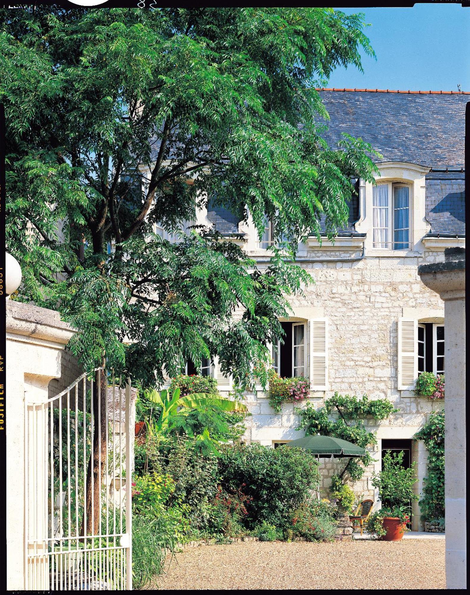Hotel Diderot Chinon Exterior foto